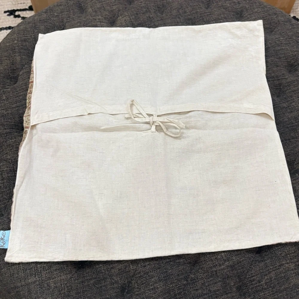 Set of 2 Koko Company Botanica 20” Pillow Covers Linen- Theobroma Cacao Print.